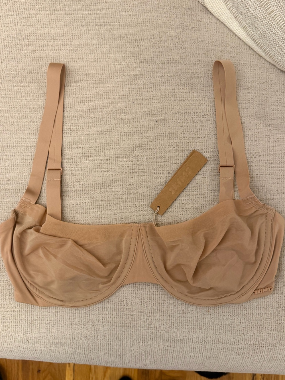 SKIMS No Show Molder Unlined Balconette Bra